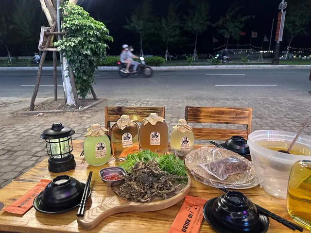 Bàn ngoài trời